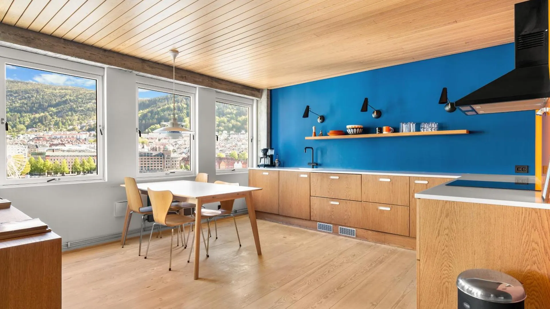 Unique Gem Overlooking The World Famous Bryggen Bergen Noruega