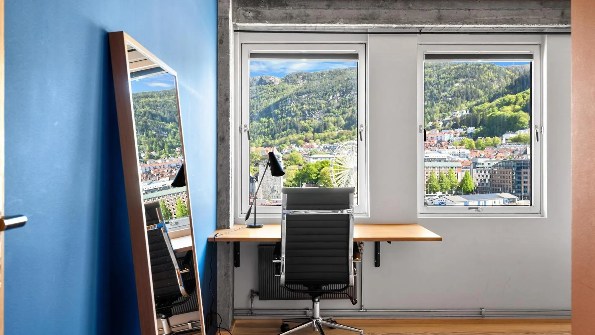Unique Gem Overlooking The World Famous Bryggen Bergen