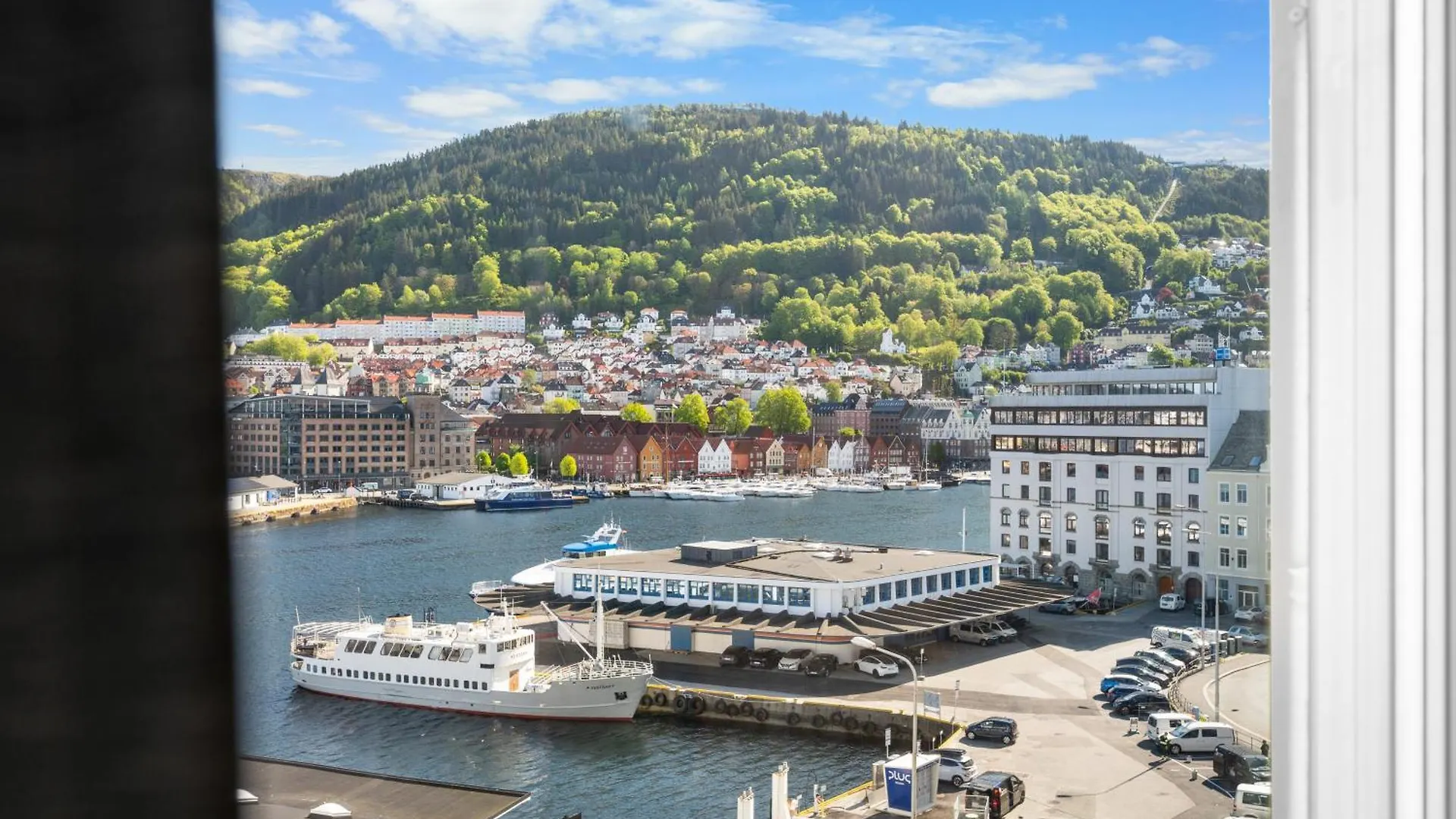 Unique Gem Overlooking The World Famous Bryggen Bergen
