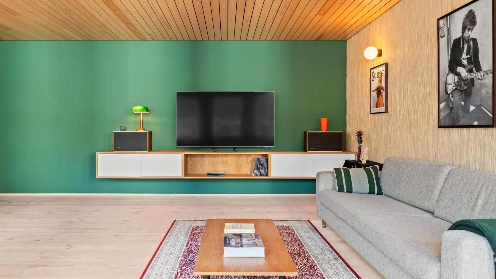 Unique Gem Overlooking The World Famous Bryggen Bergen Apartamento